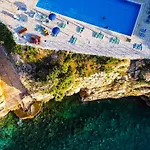 Amos At Aquamarine Villa Vlorë