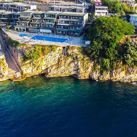 Amos At Aquamarine *