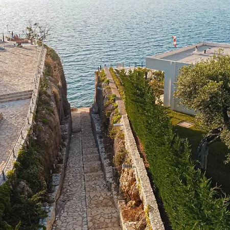 Villa Amos At Aquamarine Vlore