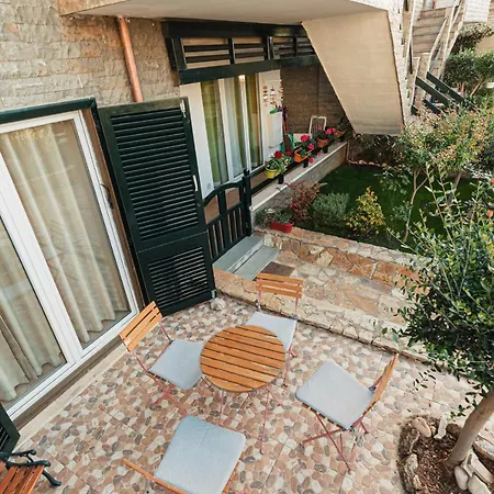 Amos At Aquamarine Vlorë