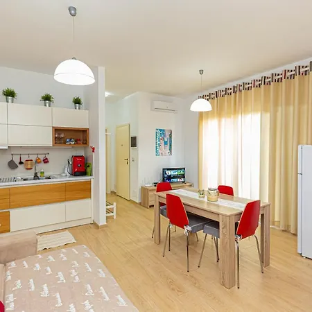 Amos At Aquamarine 빌라 Vlorë