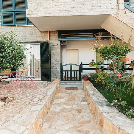 빌라 Amos At Aquamarine Vlorë
