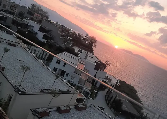 Amos At Aquamarine Villa Vlorë