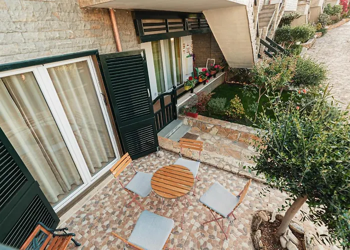 Amos At Aquamarine Vlorë